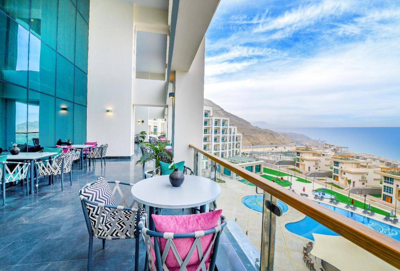 Tolip Resort El Galala Hills Ain Sukhna Extérieur photo View from the balcony of a suite at the Hilton Sharm El Sheikh