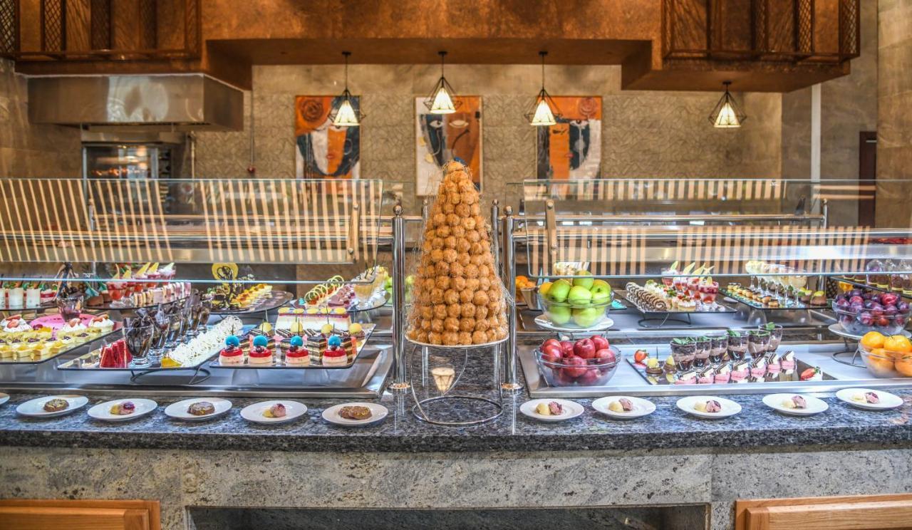 Tolip Resort El Galala Hills Ain Sukhna Extérieur photo A buffet at a hotel
