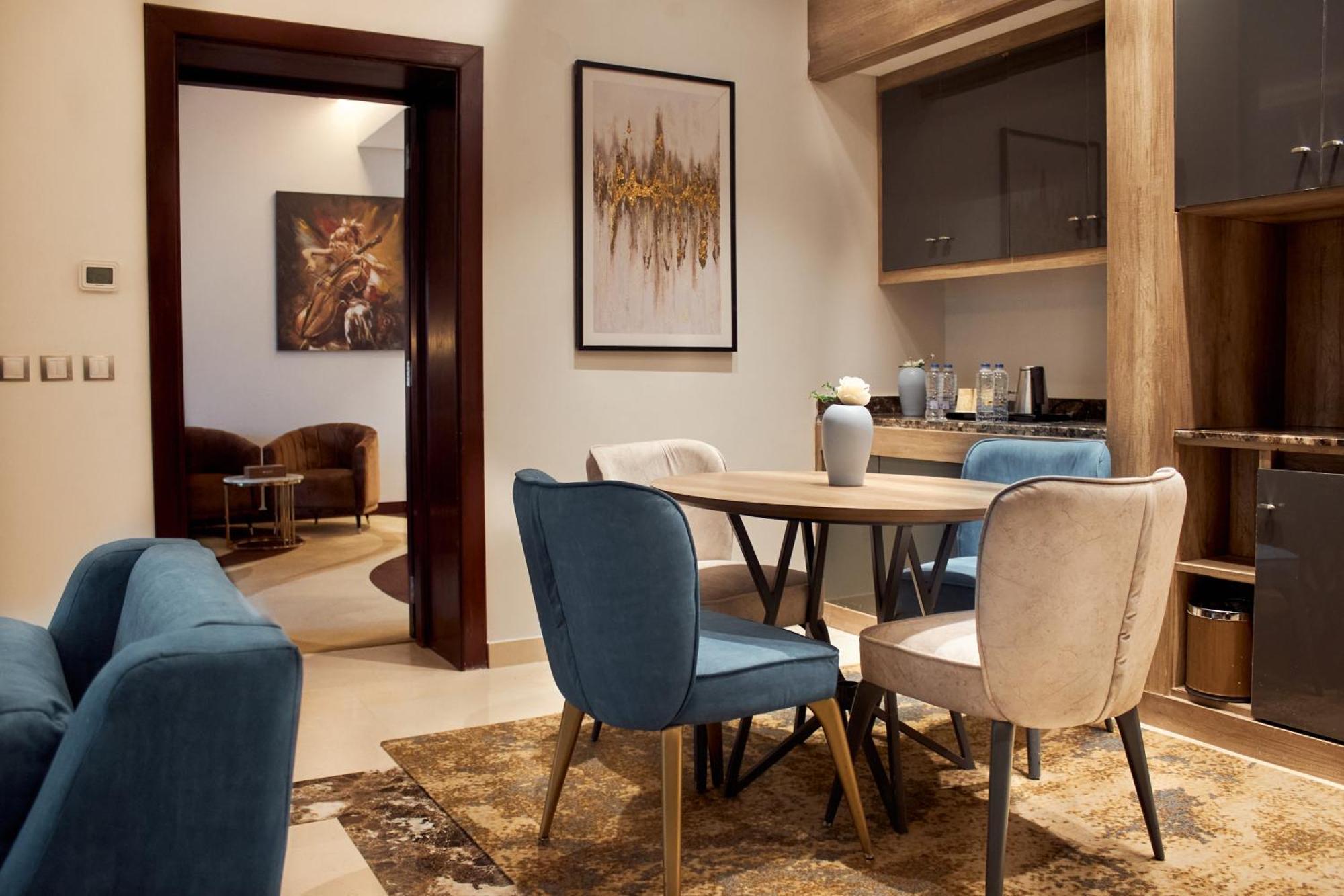 Tolip Resort El Galala Hills Ain Sukhna Extérieur photo A living room in a serviced apartment in Cairo, Egypt